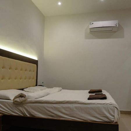 Sanidhya Beach Resort Алибаг Екстериор снимка