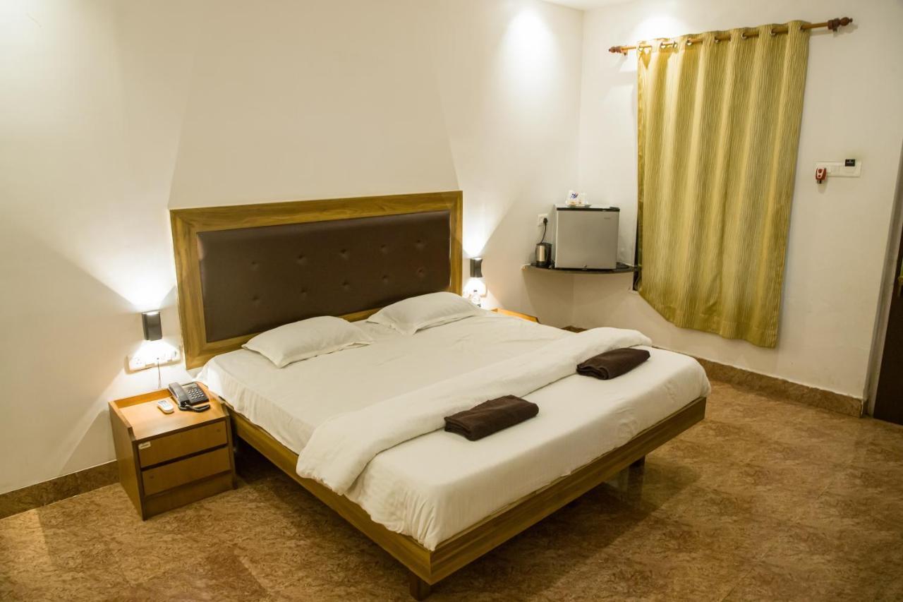 Sanidhya Beach Resort Алибаг Екстериор снимка