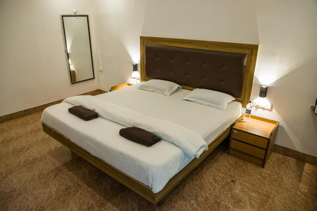 Sanidhya Beach Resort Алибаг Екстериор снимка