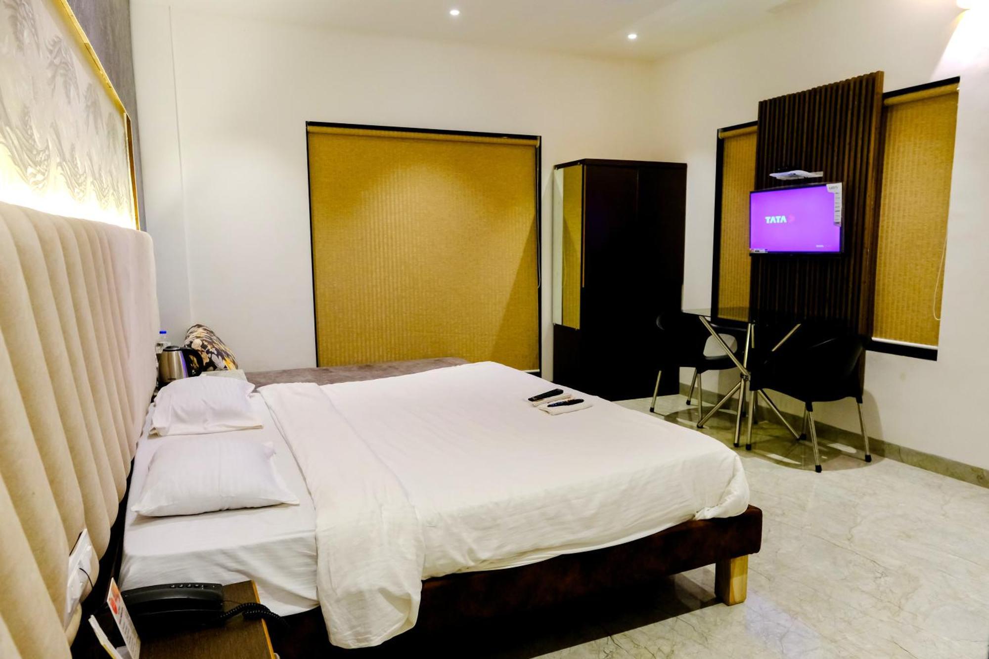 Sanidhya Beach Resort Алибаг Екстериор снимка