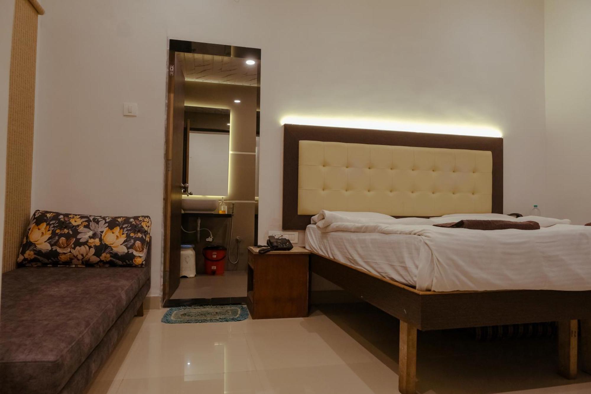 Sanidhya Beach Resort Алибаг Екстериор снимка