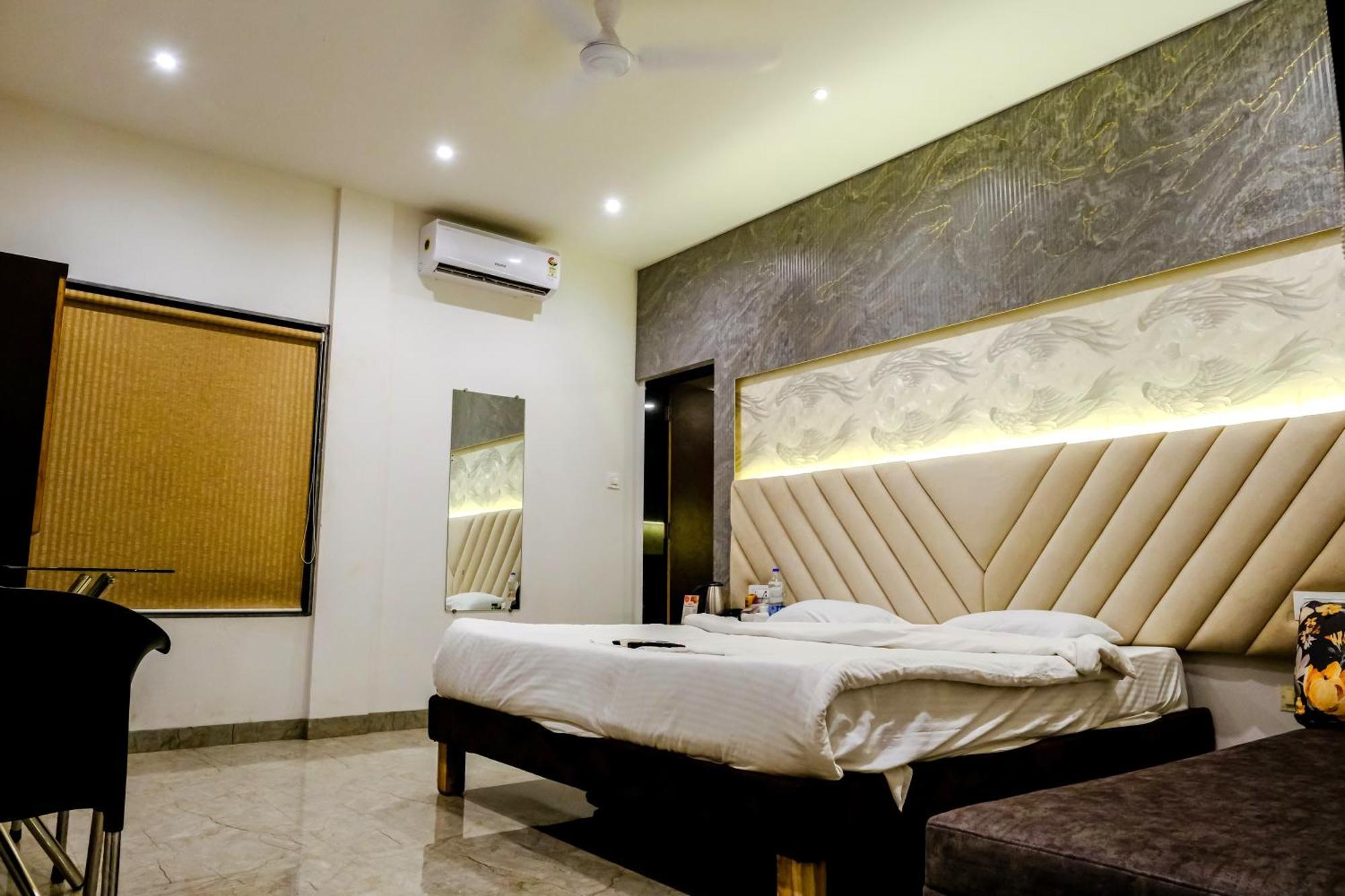 Sanidhya Beach Resort Алибаг Екстериор снимка